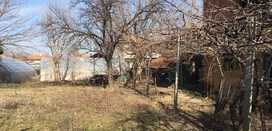 Къща за продажба около Сандански