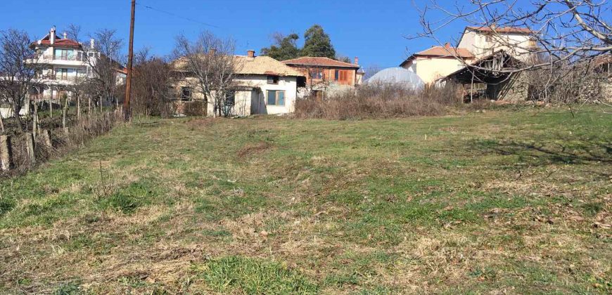 Продава парцел в регулация