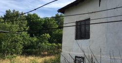 Продается дом в деревне в 10 км. из города Сандански.
