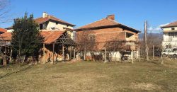 Продава къща около Сандански.