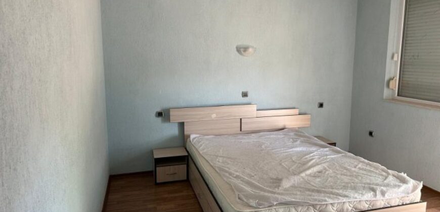 Большой дом на продажу недалеко от города Сандански