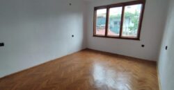 Продава етаж от къща в широкия център на гр.Сандански