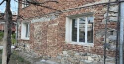 Предлагаем на продажу загородный дом в 10 километрах от города Сандански.