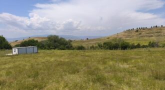 Продава се парцел в с. Хотово, община Сандански – отличен имот за жилищно строителство и инвестиция